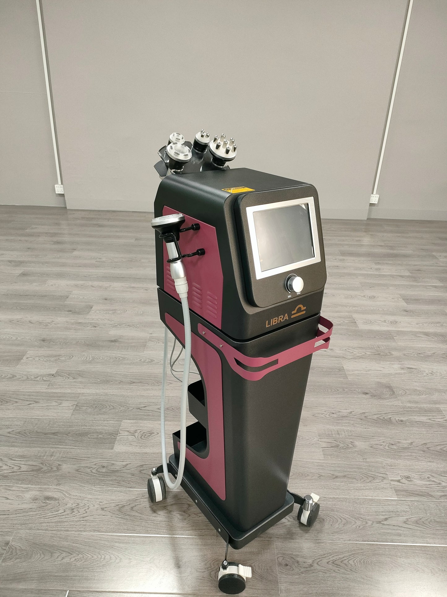 LIBRA 6 in 1 Ultrasonic Cavitation Radio Frequency Vacuum Liposuction RF Slimming Beauty Equipment